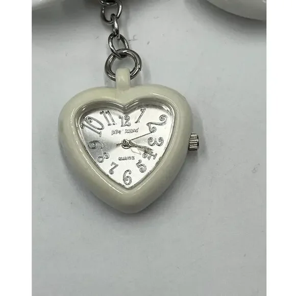 Betsey Johnson Vintage Puffy 3D
White Acrylic Heart Chain
Bracelet Watch BJ7016 - Picture 3 of 16